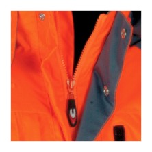 cazadora impermeable a.v. cofra rescue v017 en naranja fluor