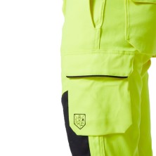 pantalón a.v. helly hansen fyre 77451 en amarillo/ebano