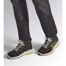 bota diadora run net airbox mid s3s en negro/negro
