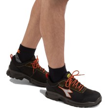 zapato diadora sport diatex low s7s en negro/verde rabbia