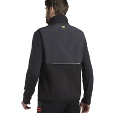 chaleco softshell diadora hybrid en negro/espectro