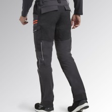 pantalón cargo diadora hybrid en negro/espectro