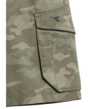 bermuda diadora poly camo en gris cañamo